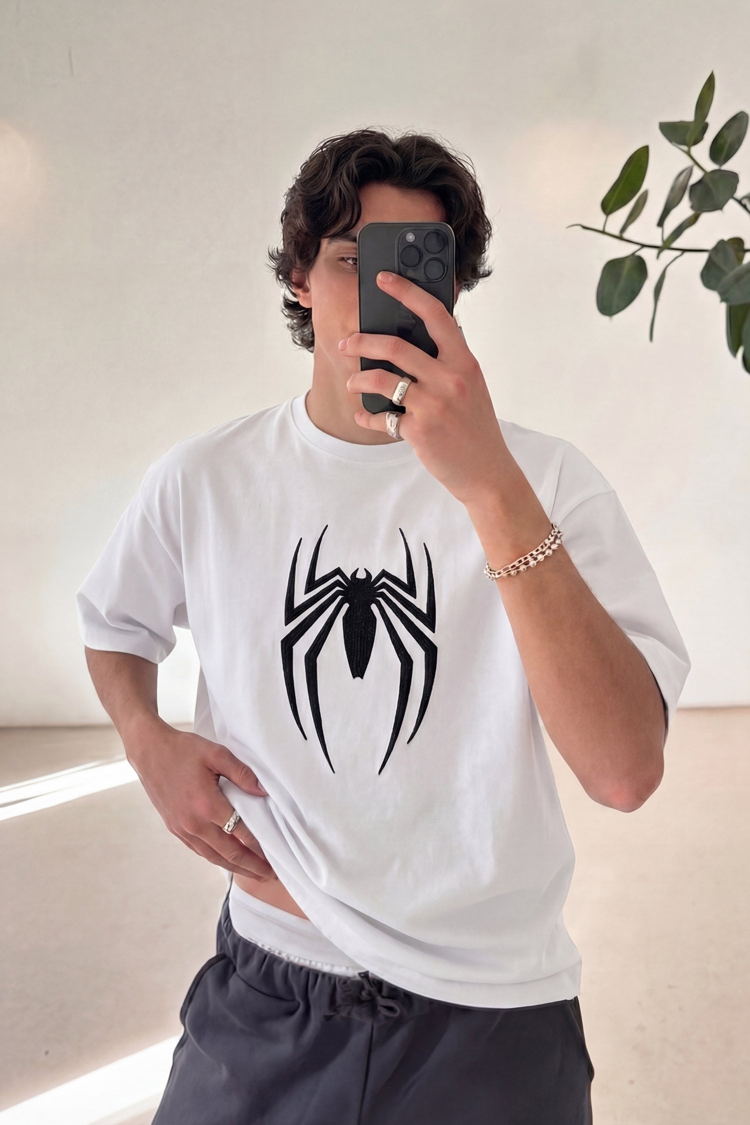 Spider Nakışlı Premium Oversize Tişört - Beyaz